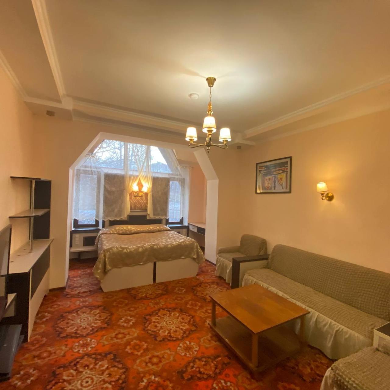 Дом Писателей Цахкадзора Hotel Екстериор снимка
