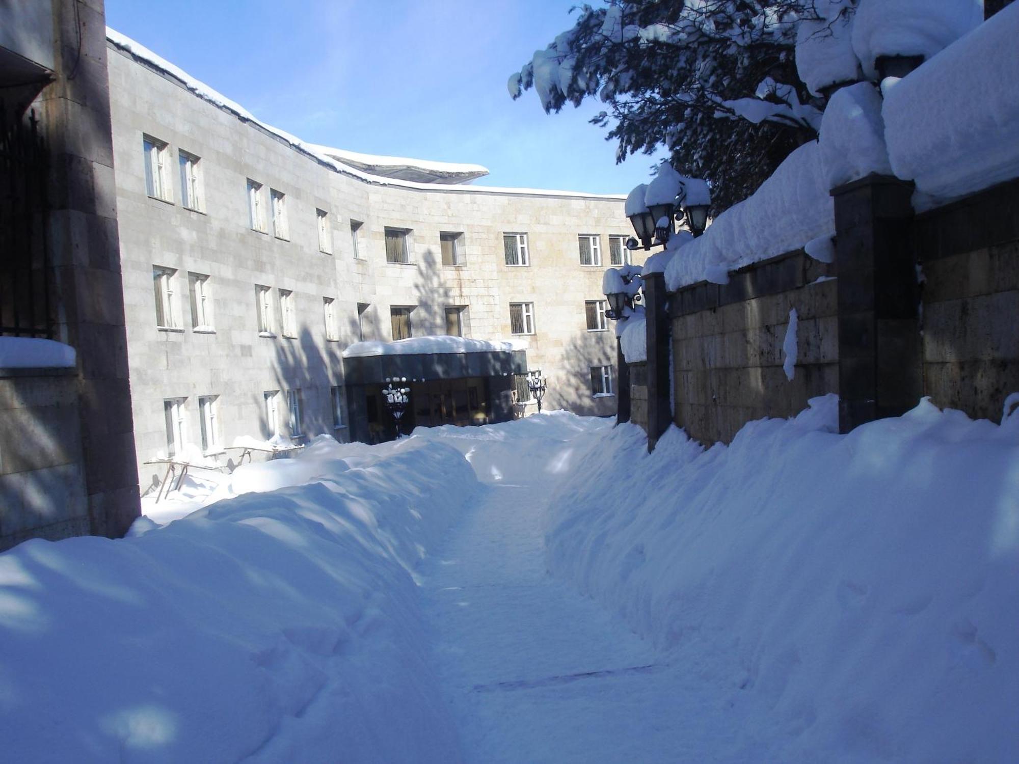 Дом Писателей Цахкадзора Hotel Екстериор снимка