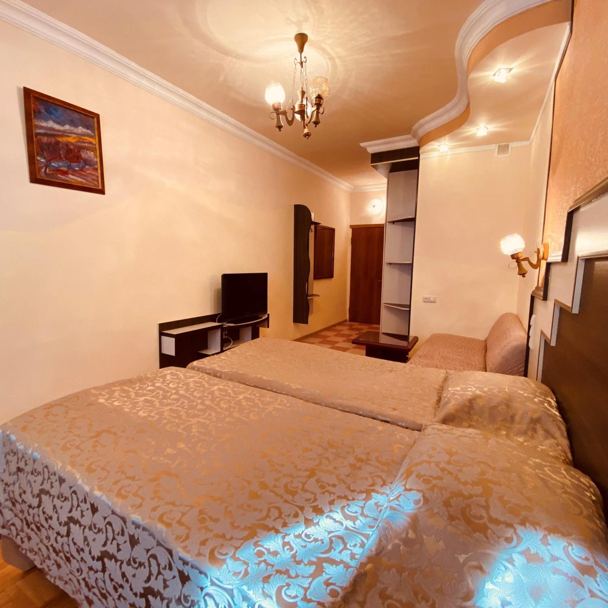 Дом Писателей Цахкадзора Hotel Екстериор снимка