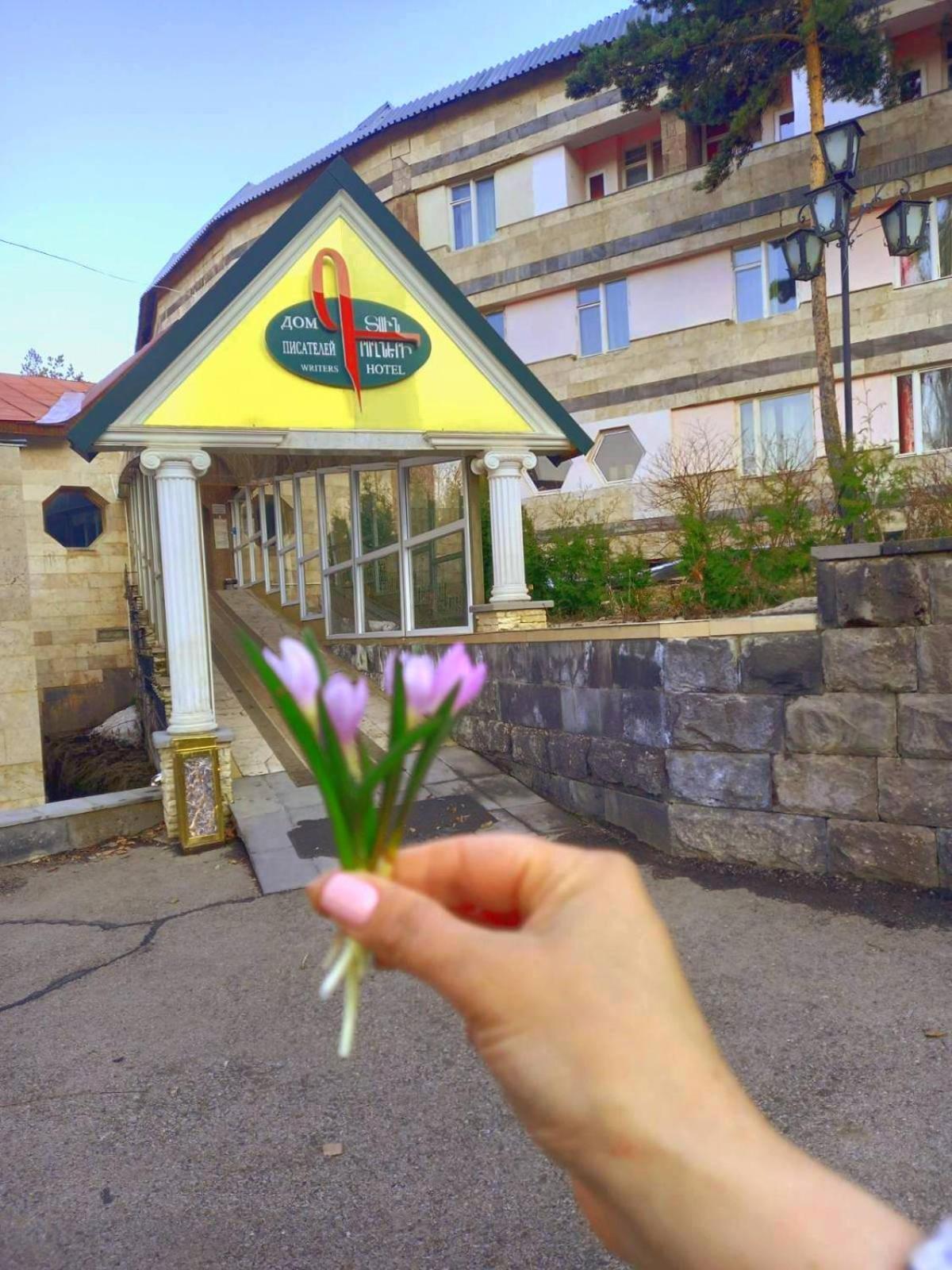 Дом Писателей Цахкадзора Hotel Екстериор снимка